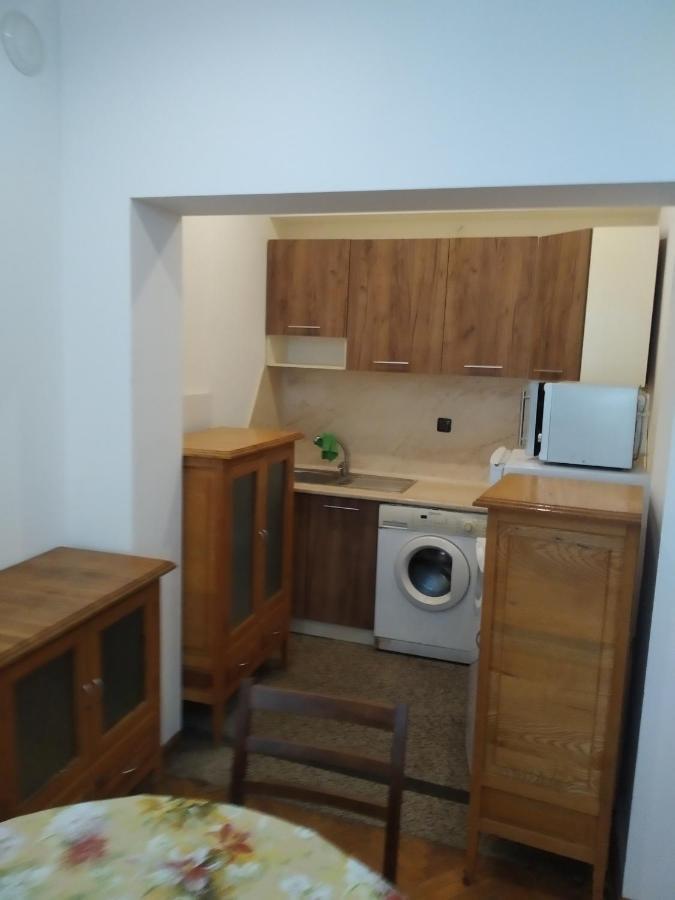 Appartement 27 Юли 3 Бюджет à Varna Extérieur photo