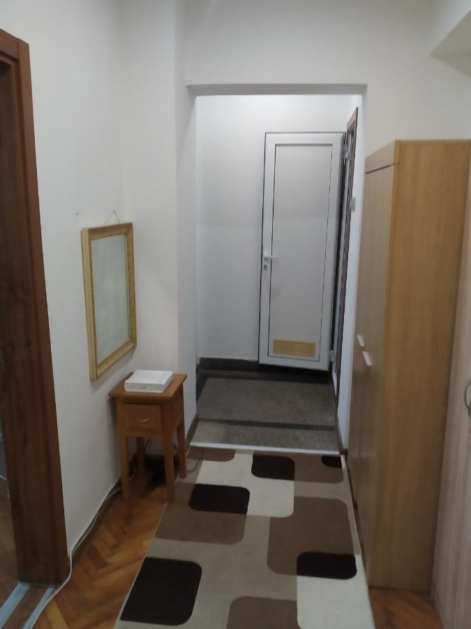 Appartement 27 Юли 3 Бюджет à Varna Extérieur photo