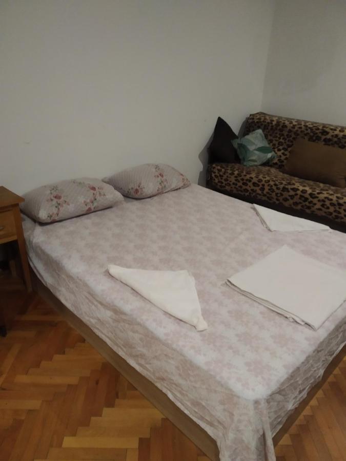 Appartement 27 Юли 3 Бюджет à Varna Extérieur photo