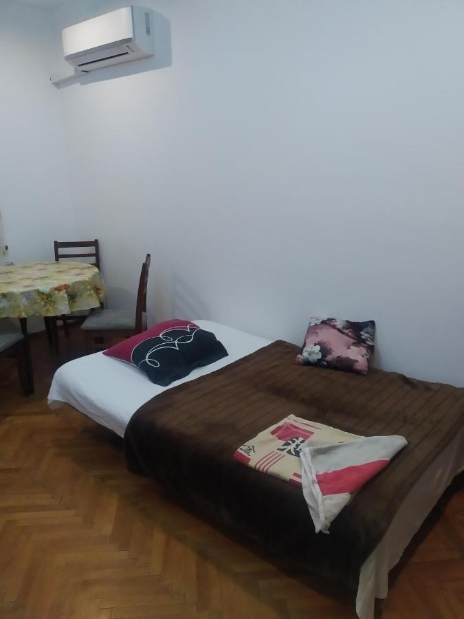 Appartement 27 Юли 3 Бюджет à Varna Extérieur photo