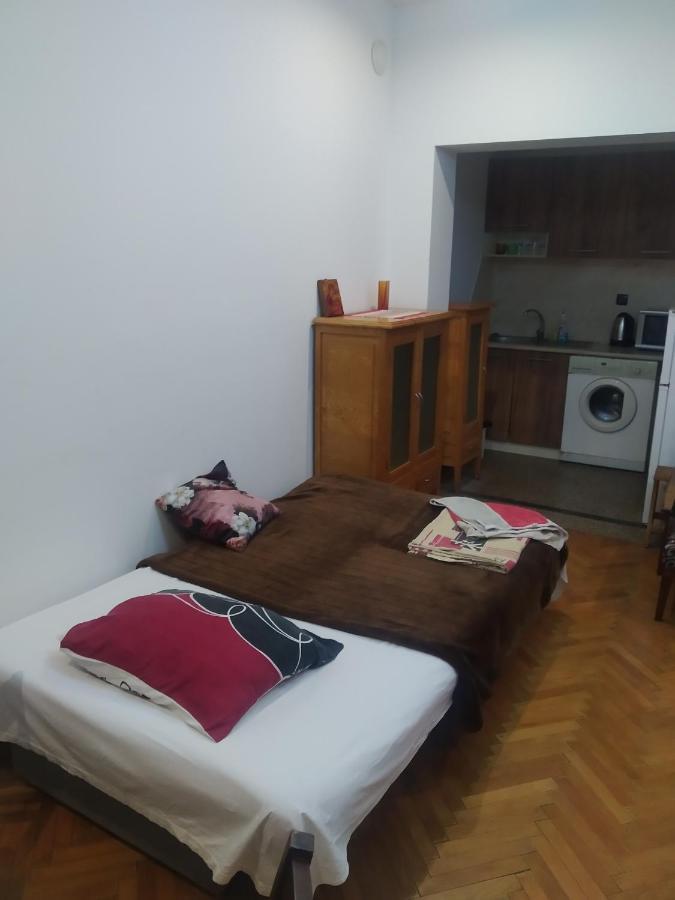 Appartement 27 Юли 3 Бюджет à Varna Extérieur photo